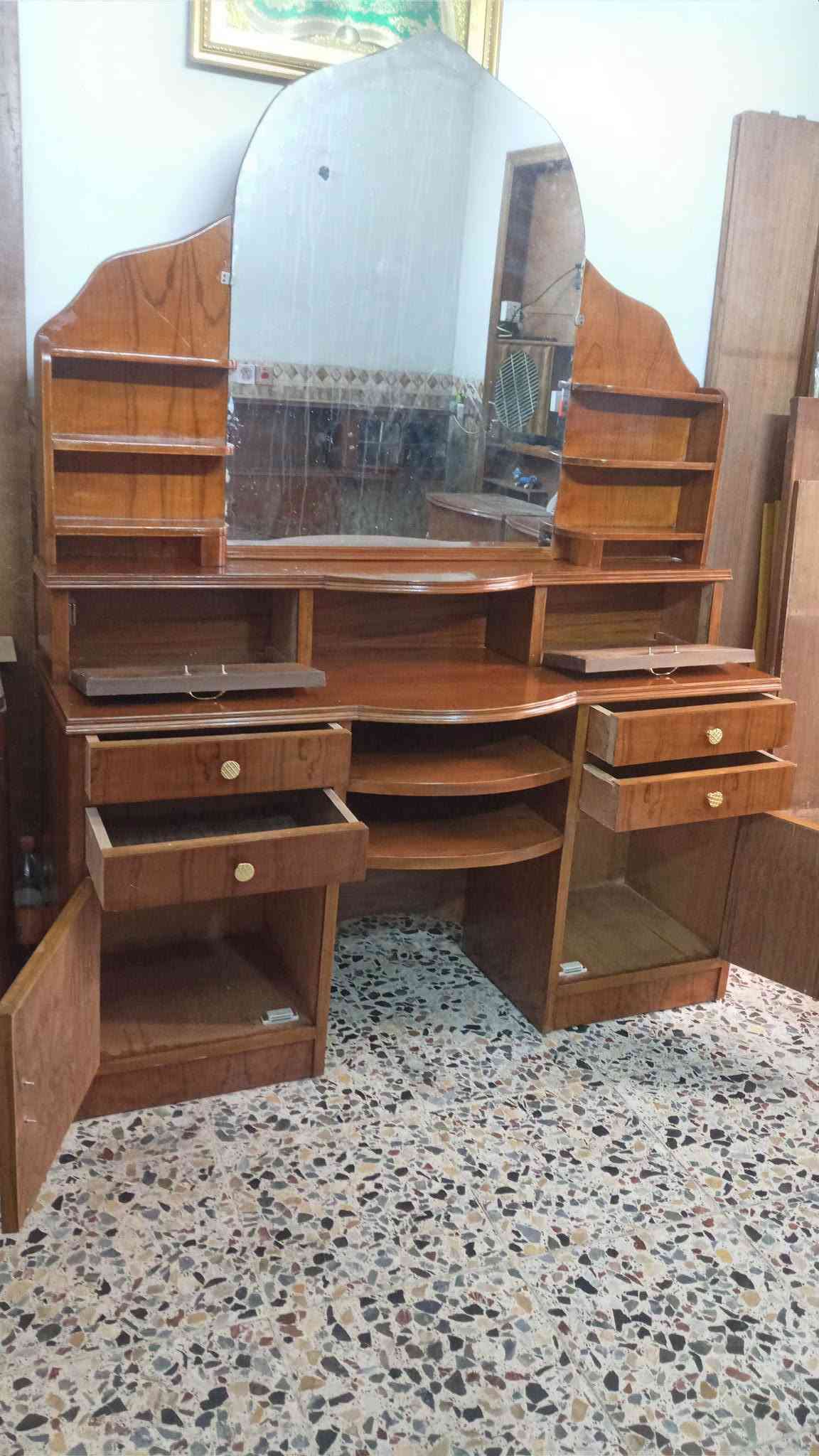 ميزتواليت صاج تزكام مستعمل ارتفاع متر عرض متر و50 سم عمق 40 سم السعر 150 وبي مجال العنوان بغداد حي الإعلام سوق اميمه  حي الشباب نهايته الشارع فرع ماركت فريش موبايل عراقنا وتساب بي 
*********** 
***********
يوجد توصيل غير مجاني داخل بغداد فقط
