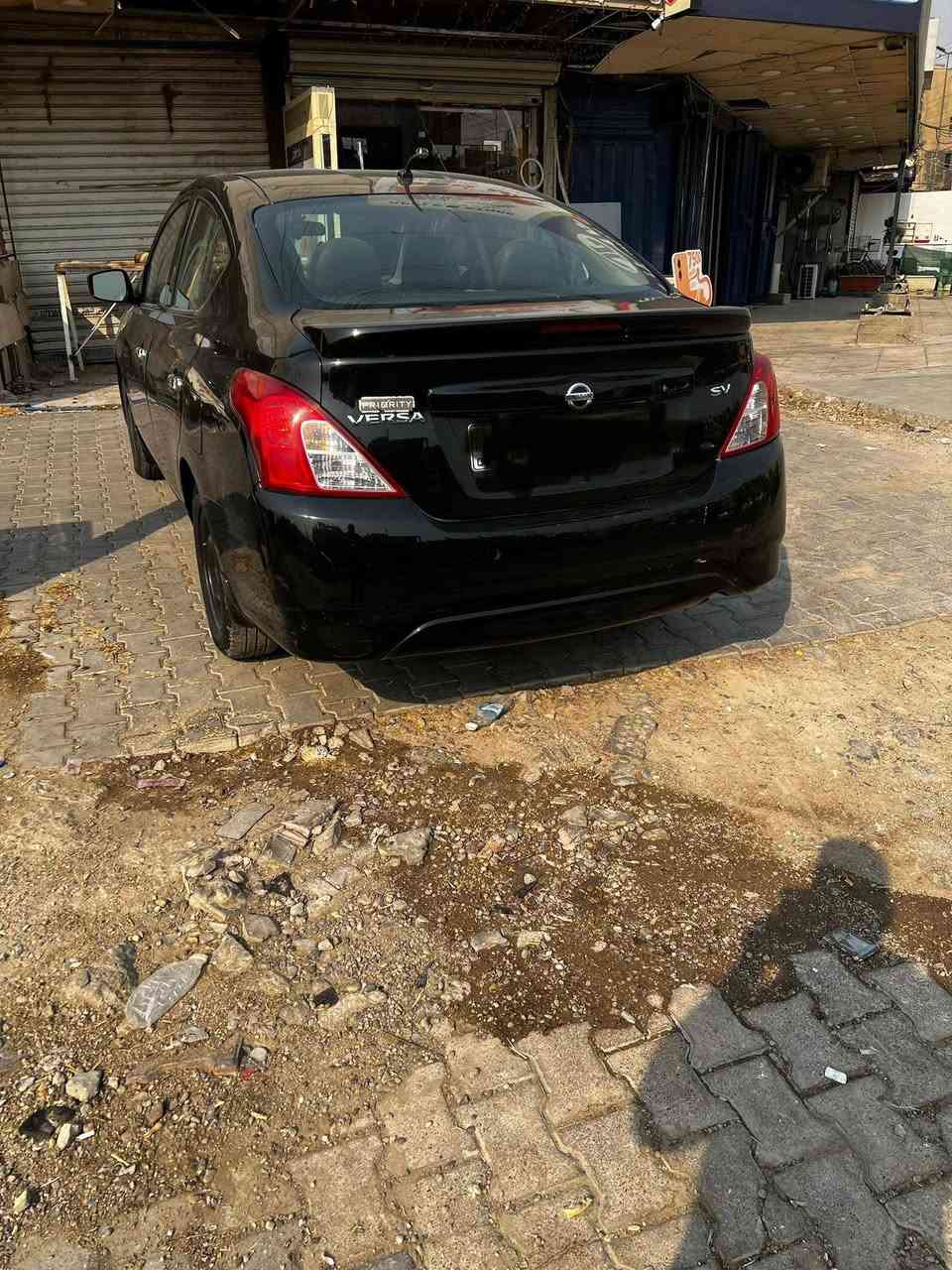 السلام عليكم
نيسان فيرسا موديل 2019 sv 
محرك 1600دبل نوزل 
وارد امريكي اللون اسود 
بغداد رقم دولي باسمي 
محرك  كير جيد جدا 
تحكمات ستيرن شاشه كامره مثبت سرعه بلوتوث كامل مواصفات 
صور الحادث الوارد امريكي موضحه بالمنشور 
العنوان بغداد البنوك .. السعر 87 
رقم الهاتف ***********

