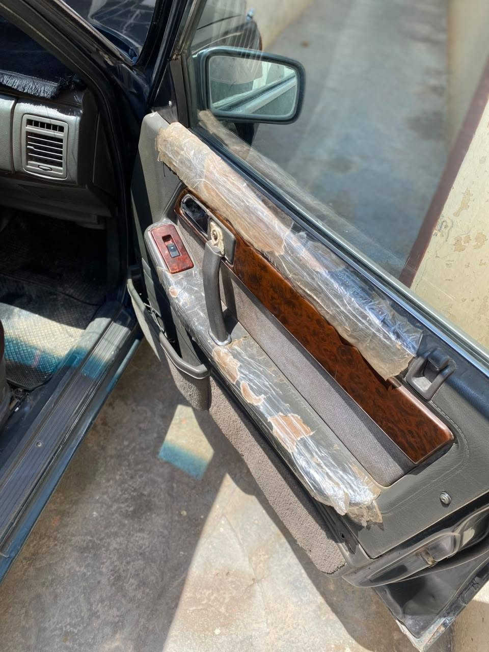 كيه بونتيشا
موديل 96
مكينه وكير حاويه بلادي ما محوره
رقم ديالى للـ30
تحويل مباشر
تخم تاير بجيس
صدر امامي خلفي بجيس
دوشمه جديده
كهربائيات من الدعاميه لدعاميه شغاله
تبريد قطعتين ثلج البوبات سبلت
شاشه الإلكترونيه
لايت زنون
بيهه جراد السياره بدون ضربه صبغته عام عايزهه بوليش
سنتر لوك
ديالى المقداديه 
السعر خاص
الاتصال ع هذا الرقم ***********
