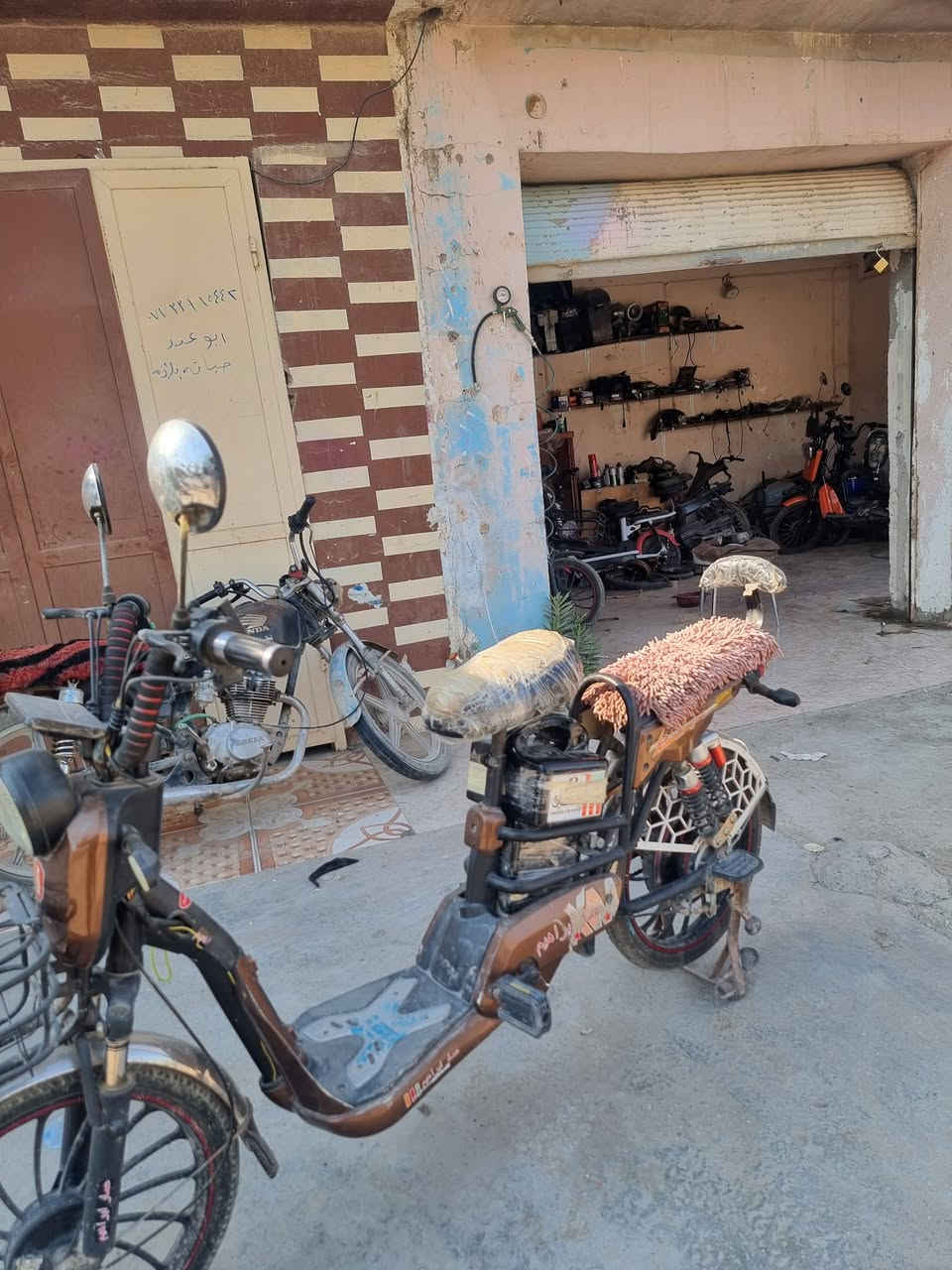 دراجه شحن البيع 
كامله مكمله 
السعر ١٧٥ 
وبيهه مجال  
العنوان بعقوبه باب الدرب قرب سواق الشمري 
*********** وتساب
