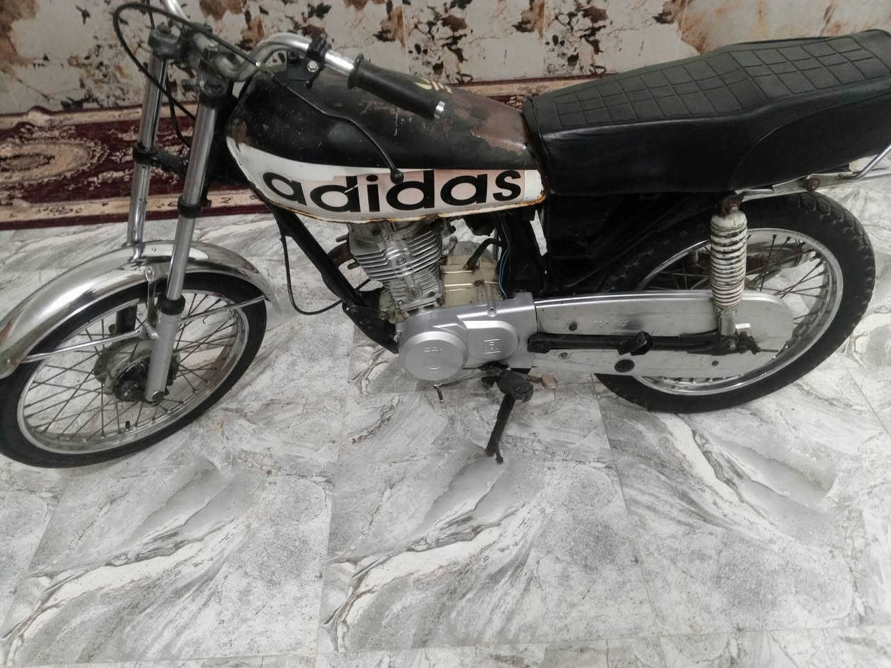 سلام عليكم درجة نامه متياز البيع (درجة (وراق صوليه) درجة ما نقصه شي بس نكر تلع درجه نضيفه سعره ب 375وبي مجال مكاني طبر تصل ***********
