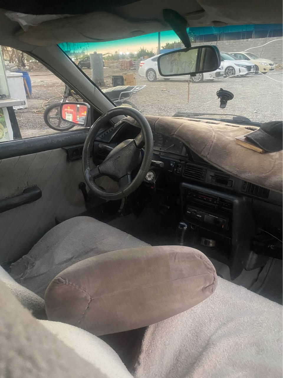 مازدە ٣٢٣ مۆدیل ١٩٩١ سەیارەکە سبوخ حامە جەمەچی پشتەوەی هەیە لەگەل پێشی بەس زۆر خەفیفە سەنوی ڕەقەم بەسەر چوە تەبرید ساردو گەرم بەشەرت ژم ***********سەحری ٣٣ وەڕەەقەو مەجالەچی براییانە أربيل, العراق
