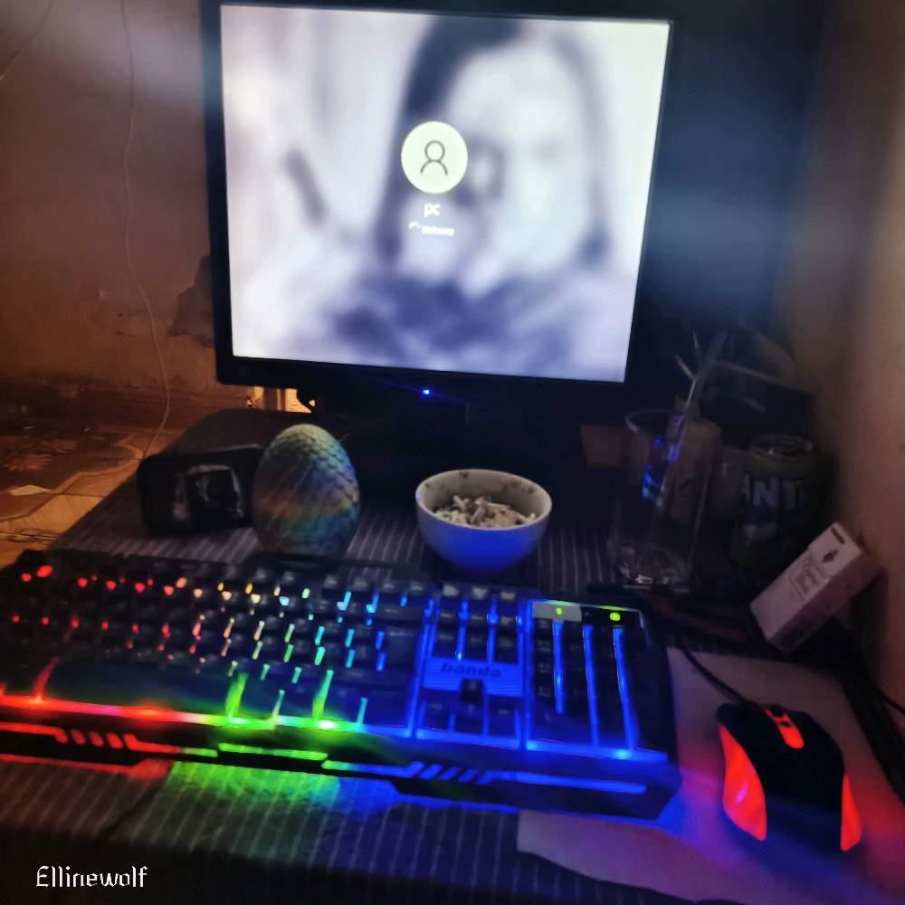 بيسي كامل ملحقات للبيع 
شاشة + كيبورد RGB +ماوس. RGB 
+جميع كيبلات التوصيل + فلاشة انترنيت  
والكيس يجي بمواصفات حلوة 
i5 الجيل الثالث 
الرامات 8gb ddr3
التخزين Hdd 500gb 
وبنظام Win 10 
السعر بالاتفاق 
ويتوصل توصيل لجميع محافضات العراق