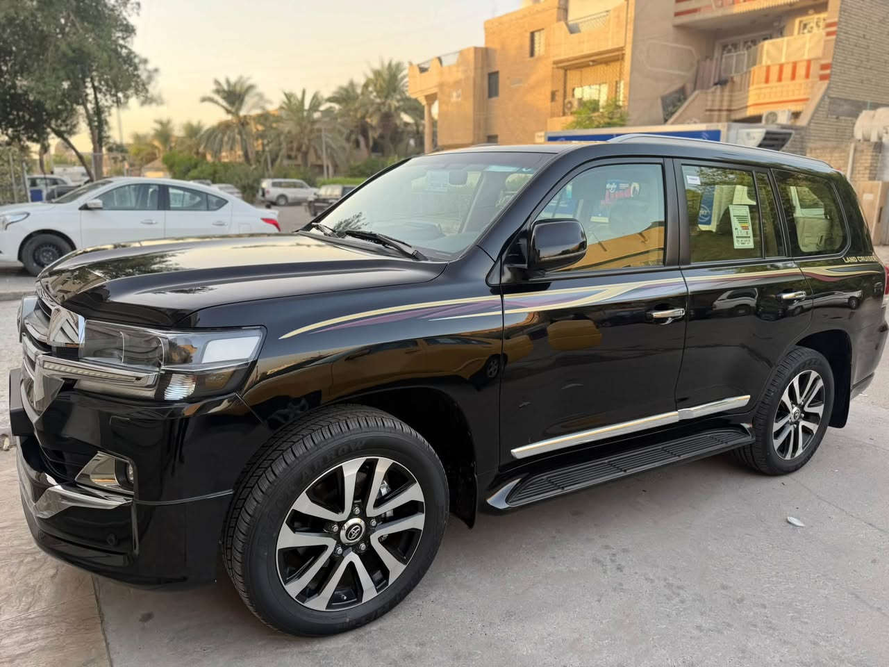 تويوتا لاندكروز 
موديل 2019 بريم اصل 
فول مواصفات للاخير اعلى فئة....  1/1
مكفولة كفالة عامه من  وصبغ وكلشي وتبديل وفتح  ماشيه 100 الف 
6 سلندر4000  كراند تورنك
فتحه سقف 
بصمات  2 تشغيل وابواب وصندوق 
صندوق كهربائية 
كشنات كهربائية 
شاشات داخليه
لايت زنون
لد امامي خلفي 
حساسات 
زراق لايت 
كاميرات 
انظمة قيادة 
رقم بغداد باسمي تحويل مباشر 
سيارة جديدة 
رقم الهاتف 
***********
العنوان بغداد
السعر 475 بيه مجال 
مكان سياره بغداد

نص مكتوب في الصور:
- 11 K بغداد
- بغداد