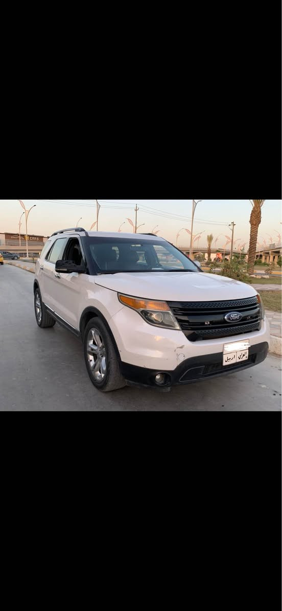 فورد ٢٠١٣ فول فول موصفات 
بيها خمس قطع بدون دواخل بابين سكن و جاملغين و بونيد بدون دواخل كير محرك كهربائية بشرط دبل اكسل 
بسعر 100 وبيها مجال 
رقم الهاتف *********** واتساب كركوك, العراق

