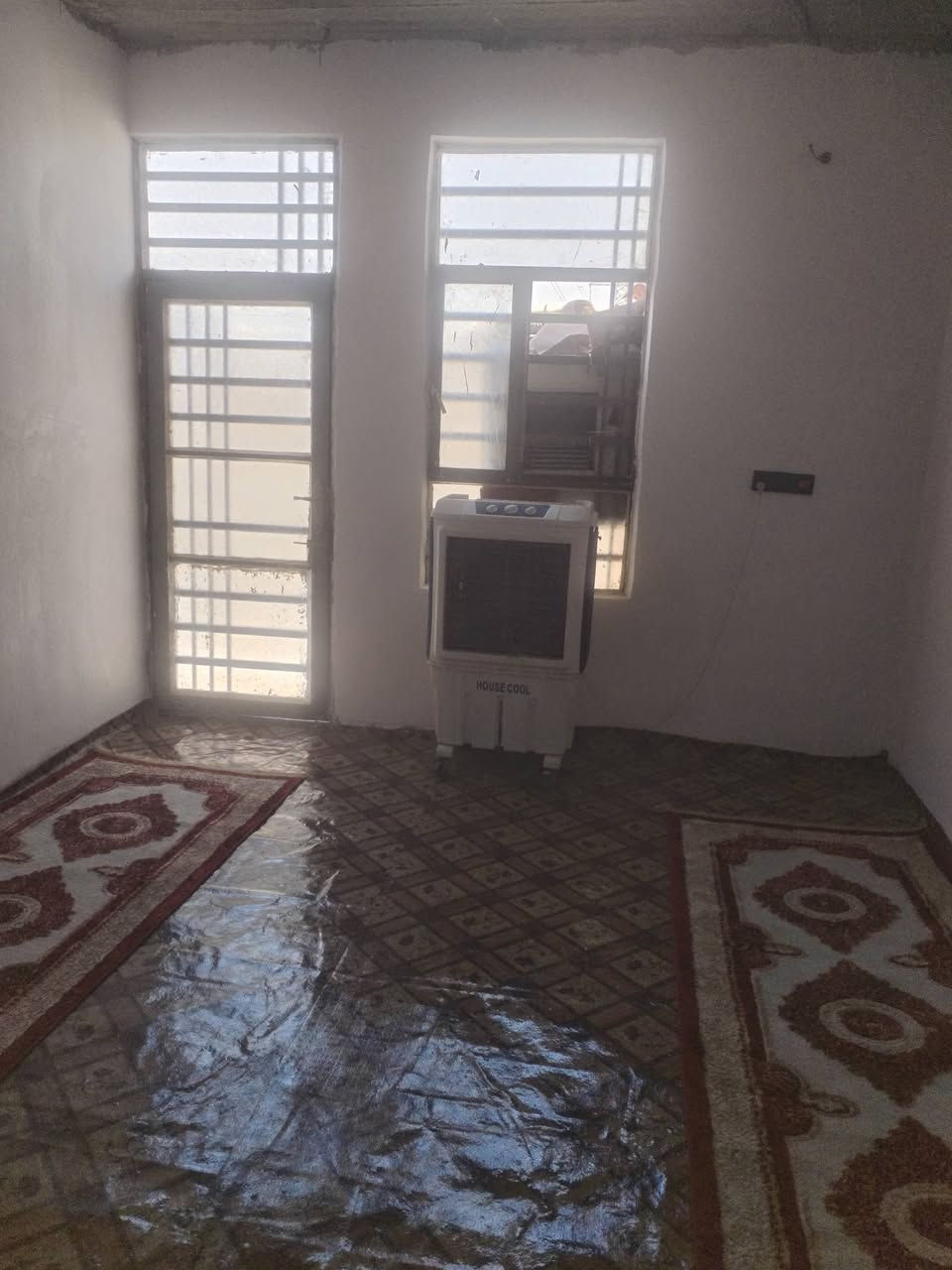 بيت مساحه 100متر 

يحتوي علا غرفه نوم

وصاله ومطبخ واستقبال

ومجموعه صحيات داخليه وخارجيه

بناء ابلوك خان النص

صب كونكريت

البيت نقص بورك الصاله والغرفه

وارضيه 
العنوان مقابل ملحق قريه الغدير عمود 314

السعر20

والاستفسار ***********
@إشارة
