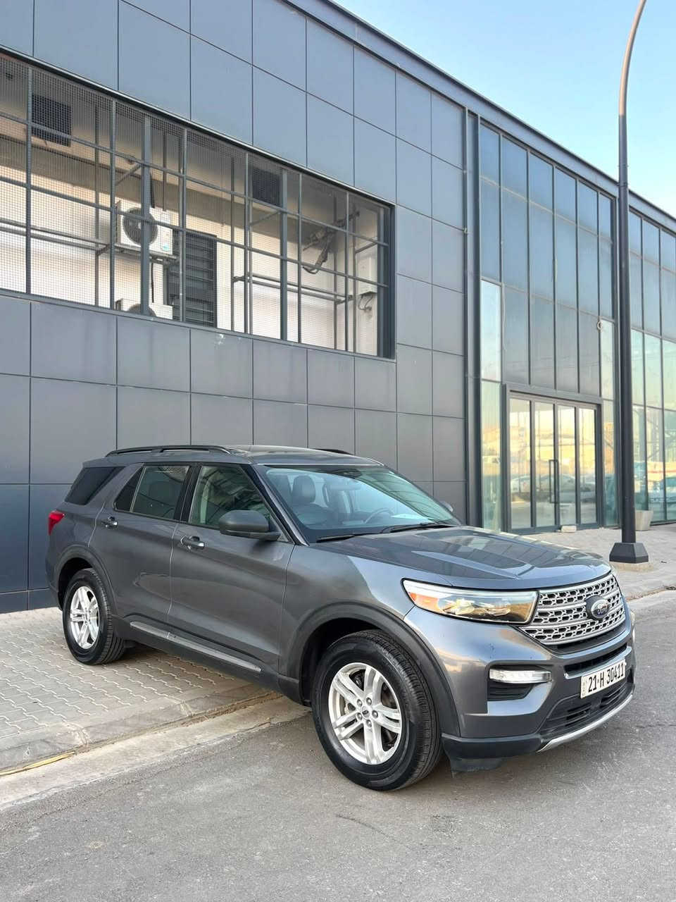 Ford Explorer  xlt awd full 2021🇺🇸🇺🇸

ماشی ٢٤ الف مایل حقیقی

سیارة جديد كير محرك بشرط

تحويل وكالة بشرط

ضرر سيارة نص جاملغ صبوخ بدون دواخل

رقم شاصي 1FMSK8DH6MGA10087

السعر 238 $$ مجال

مكان سيارة سليماني

***********
