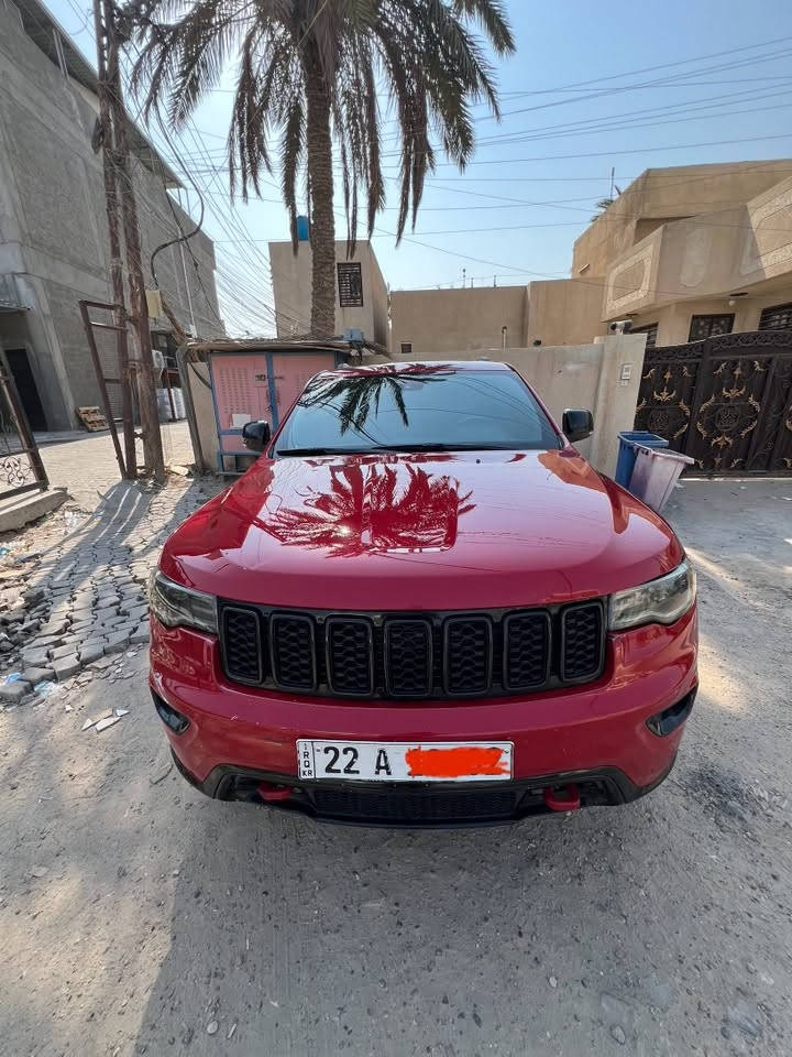 السلام عليكم ..
جيب ترايل هوك 2017 فول مواصفات للاخير 
بانوراما 
كشنات جلد كهرباء ميموري تبريد وتدفئة 
استيرن كهرباء تدفئة تحكمات فول كروز سرعة 
جگات حساسات وشاشة
فول للاخير السيارة كلين داخل 
هنا صار بيها صبغ باب السايق وعندي صورة التصليح مالته 
وبيها رصعة زغيرة بارد باب خلفي عكس السايق بعدها على وضعها 
السيارة حلوة وگاعدة يرادلها ترتيب الدعامية الامامية 
مكانها بغداد حي الخضراء رقم اربيل تحويل فقط بدون وكالة 
السعر 19.500$ ومجالها من تجي تشوف مو بالتليفون 
*********** 
خابرني وتدلل
