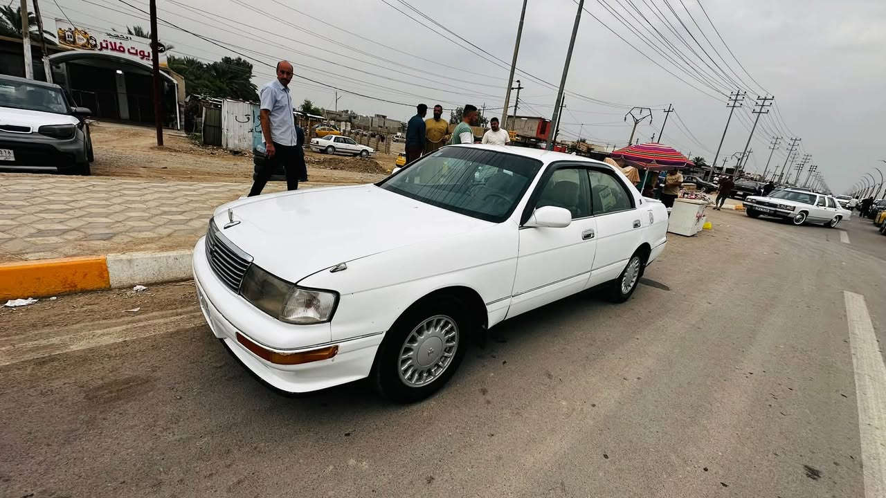 السلام عليكم 
سياره بطة 
موديل 93
رقم الاماني
مكفوله من كلشي  
مكلف بل نشر  
سعر60وبيها مجال 
الرقم ‭***********‬
ديالى المقدايه
