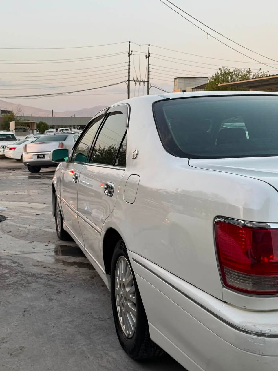 مەلیکە بۆ فرۆشتن
٢٠٠٢ موس 
مەکینە D4 بچوک ١٧١ 
پێش ئەبووعیون و دوا کریستاڵ 
داژبڵ نەجەف 
سوکان لێگزس 
گێڕ و مەکینە و تەبریت بەشەرت 
بێ بۆیاخ 
کۆدی ئاسایشی بۆ کراوە بارکۆدی وەرگرتوە 
سەیارەکە بێ مەسرەفە 
شوێن سلێمانی 
نرخ ٤٥ گەڵا 
***********
