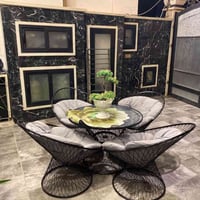 ميز • ٤ كراسي • استعمال شهر