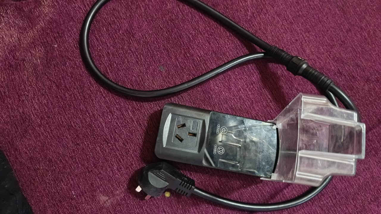 سلام عليكم شاحن بدون ايرث بي وايد جديد ما مستعمل سعر 60وبي مجال مكاني نجف رقم الهاتف ***********
