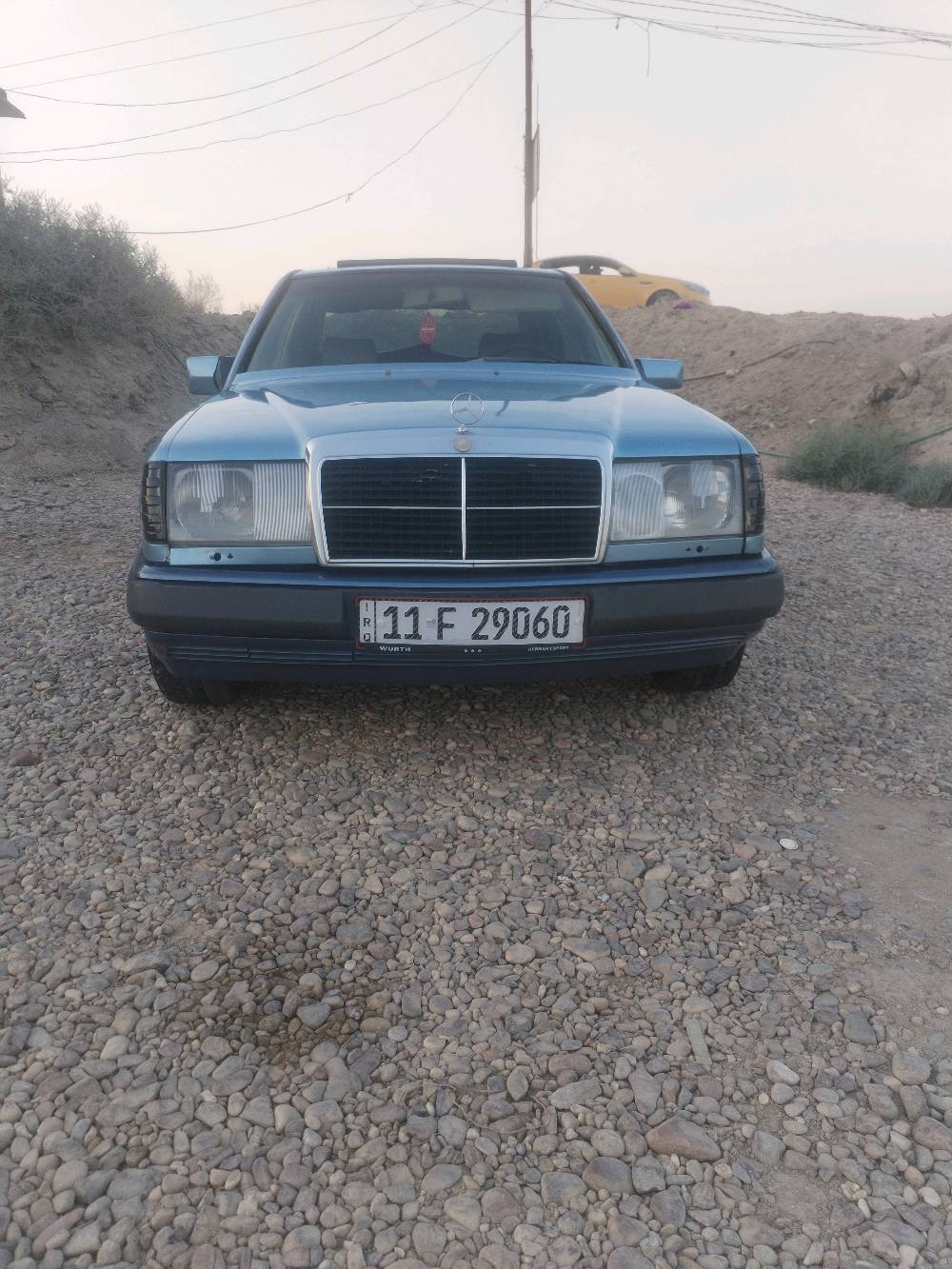 مارسدس دب  محور سياره كير ومكينه وتبريد وحداديه شرط رقم بغداد دولي سنويه 31 جديده هزه جديده سياره كامله سعره 48 وبيه مجال لشراي مكاني سوق الشيوخ رقم ***********