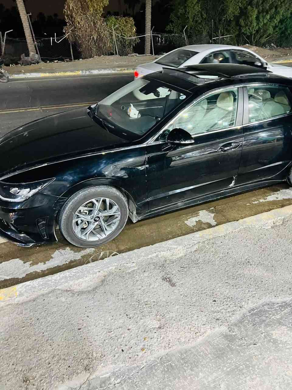 السلام عليكم سوناتا موديل 23 فول لمتد وارد امريكي ضرره جاملغ وربع البنيد بدون دواخل
مكينه 2500تنفس طبيعي 

شاشه كبيره 

بنراما 

سياره فول 

مكاني بغداد البنوك 

سعر 155وبيه مجال 

ماشيه 103 كيلو 

رقمي 

***********
