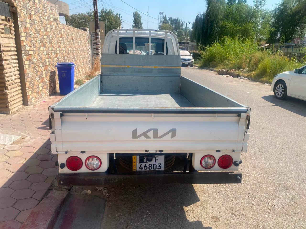 كيا بنكو 2024
رقم بغداد 
ممشا 38،000km
 2700
السيارة مكفولة كفالة عامة من كلشي وين تحب تفحص افحص 
مكانها بغداد الحارثية 
للاستفسار رقم صاحبها ***********
