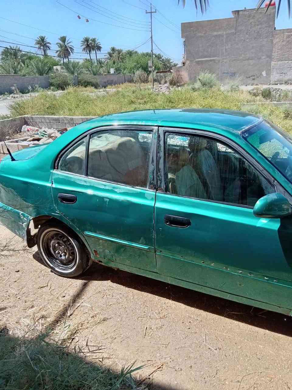 السلام عليكم سياره هيونداي فيرنه موديل 2001سياره كير عادي محرك نضيف السعر 35 وبيه مجال غير متواجد عل الفيس الاتصال على الرقم ***********
