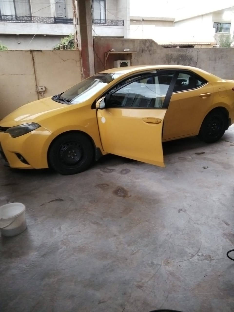 كورلا موديل 2015
كير مكينه اب شرط 

اربع جامات كهرباء

تخم دبلات جديده 

سياره نضيفه 
 
سياره ماشيه 186الف ميل

ضررها جاملغ أو بي باب بارد بدون تبديل قطع غيار سياره جاهزه ما بي عيب 
رقم بغداد مشروع وطني 
سعر 120 

للاتصال 

***********
