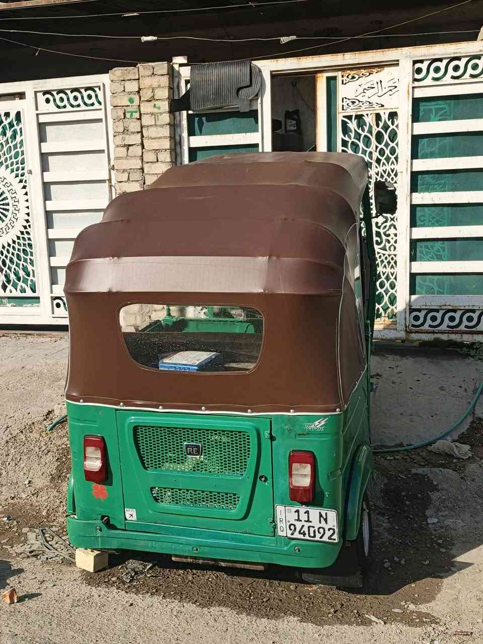 سلام عليكم هاي تكتك للبيع موديل 21 مكينه مكفوله وبيه صبغ قليل بدوس *********** مكان بغداد مدينه الصدر
