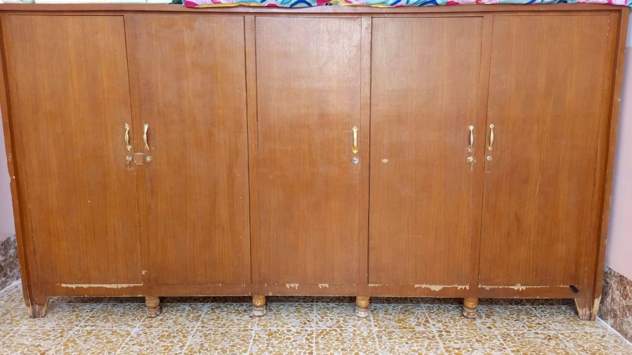 صندوق لبيع سعر مناسب نظيف
***********
