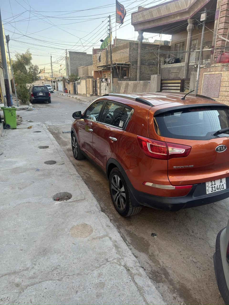 سلام عليكم اخوان سبورتج موديل ١٣ السياره حلوه نضام شاشه كامل لعبات افلام السياره جاهزه من كلشي بيها طخات بصيطه جدآ السياره حلوه ابمعنه  المكان بغداد تقاطع درويش والسعر ١٣٠ بسمي ***********ابو مرتضى مكفوله من الصبغ
