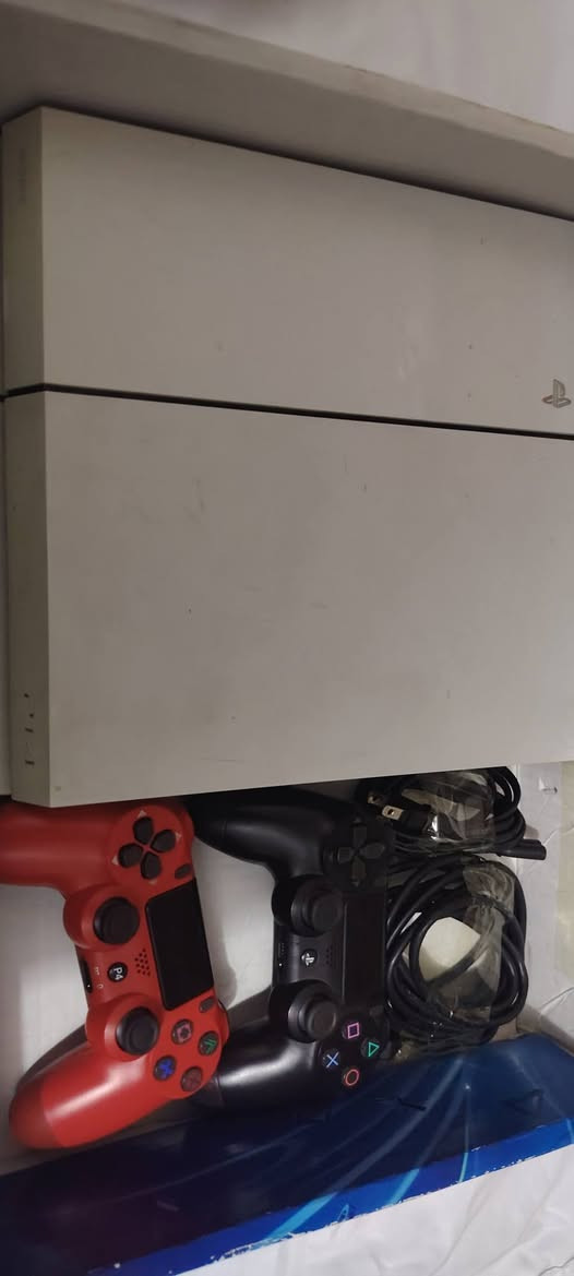 السلام عليكم
بلي 4 فات مهكر عن طريق الموقع 

نظام الجهاز :12.52 

الملحقات : جوستكات 🎮 2 وحدة اصلية والثانية تجارية اخت الأصلية وكيبل  HDMI وكيبل الطاقة والشاحنة مالت الجويستك وأيضا الكارتونة 

الالعاب :بي العاب تخبل😍 1_رزدنت إيفل 3 ريميك 2_ذا لاست اوف اس بارت ثاني عربية 3_انجارتد 4 😍 بيس 26 ⚽
5_سابيدر مان الجزء الأول

الجهاز نظيف لوك ستيكر ما مفتوح

السعر :250قابل للتفاوض

للتواصل :***********
