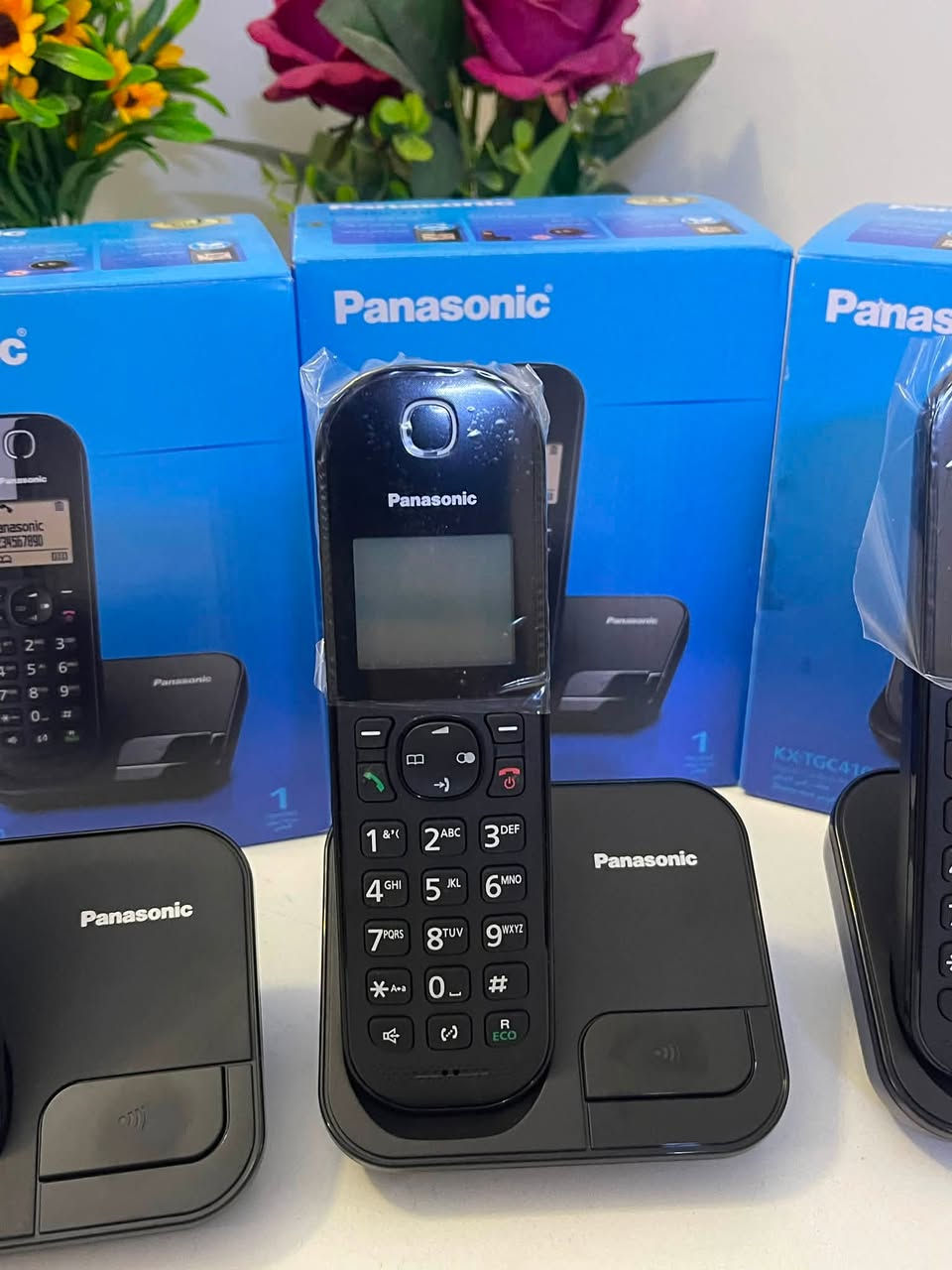 لأصحاب المكاتب والمجمعات الطبية 
هاتف لاسلكي من. شركة Panasonic 

هاتف باناسونيك لاسلكي رقمي من سلسلة KX-TGC،
 الموديل الأقرب هو KX-TGC410،
المواصفات التي يمكنك ذكرها في المنشور

* العلامة التجارية: Panasonic
* الموديل: KX-TGC410 — سماعة واحدة
* النظام: DECT للاتصالات اللاسلكية الرقمية
* التردد: 1.9 GHz
* نطاق التردد: 1.88 – 1.90 GHz
* عدد القنوات: 120 قناة
* عدد خطوط الهاتف: خط واحد
* المدى: يعتمد على ظروف المكان؛ الشركة لا تحدد رقمًا ثابتًا للمدى في صفحة المواصفات.
* الشاشة: LCD أحادية اللون بحجم 1.6 بوصة
* دقة الشاشة: 103 × 65 بكسل
* إضاءة الشاشة: خلفية كهرمانية
* مكبر صوت: نعم، مع 6 مستويات للتحكم بالصوت
* ذاكرة إعادة الاتصال: آخر 10 أرقام
* الاتصال السريع: حتى 9 إدخالات
* دفتر الهاتف: حتى 50 اسمًا ورقمًا
* معرّف المتصل: نعم، مع ذاكرة حتى 50 رقمًا
* حظر المكالمات المزعجة: حتى 30 رقمًا
* حظر نطاقات الأرقام: متوفر
* كتم الصوت: نعم
* تعليق المكالمة: نعم
* قفل لوحة المفاتيح: نعم
* وضع ECO: نعم، ويمكن تقليل خرج الإشارة بنسبة تصل إلى 90% مقارنة بالوضع العادي.
* إمكانية إضافة مكرر (Repeater): نعم
* بطارية: Ni-MH، عدد 2 بحجم AAA
* مدة التحدث: حتى 18 ساعة
* مدة الاستعداد: حتى 200 ساعة
* مدة الشحن: حوالي 7 ساعات
* أبعاد السماعة: تقريبًا 165 × 48 × 32 مم
* وزن السماعة مع البطارية: حوالي 130 غرام
* أبعاد القاعدة: تقريبًا 63 × 106 × 87 مم
* وزن القاعدة: حوالي 90 غرام
* اللون: أسود
لمزيد من المعلومات مراسلتنا والاتصال على 
***********
