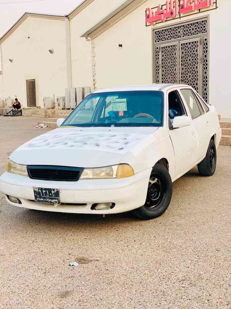 السلام عليكم للبيع. فقط. دايو سلو  موديل 1994
رقم بغداد فحص. سنويه كارتونيه ماندل صاحبها  يعني حبل ابيع واقع حال. اتكفل سرقه وطلبه 

السياره كير عادي 
كير محرك شرط مال كصه
محرك 1600 مفتوح 
كهربائيات كلها شغاله 
صدر 60‎%‎
تخم تاير 
جام كهرباء شغال
كشرها نضيف 
دواخل كلها نضيفه 
ابطاين جدد 
بدون اخياس 

سياره نضيفه وجاهزه واقتصاديه 
وصافيه 

السعر 13 وبيها مجال سعر مناسب 

مكان السياره 
صلاح الدين
 الضلوعيه 
☎️ اتصل وتدلل ( *********** )
