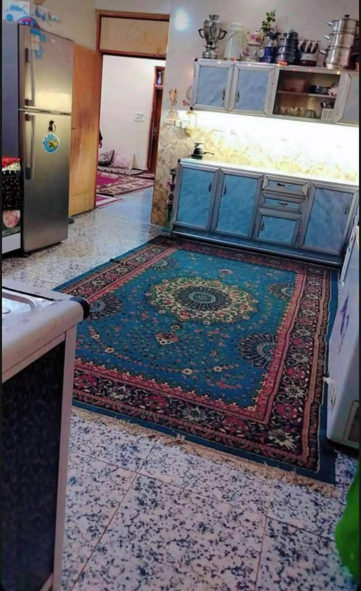 للبيع أو الإيجار 
بيت مساحته 400متر 
الفلوجه منطقة المختار 
أقرب نقطه داله سكلاته الرحمن
4غرف نوم 
الطابق الارضي كامل غرفتين نوم وصاله ومطبخ واستقبال وهول وصحيات كراج 
الطابق الثاني بعد ما كامل 
للايجار 300قفل 
البيع 80 مليون 
***********
