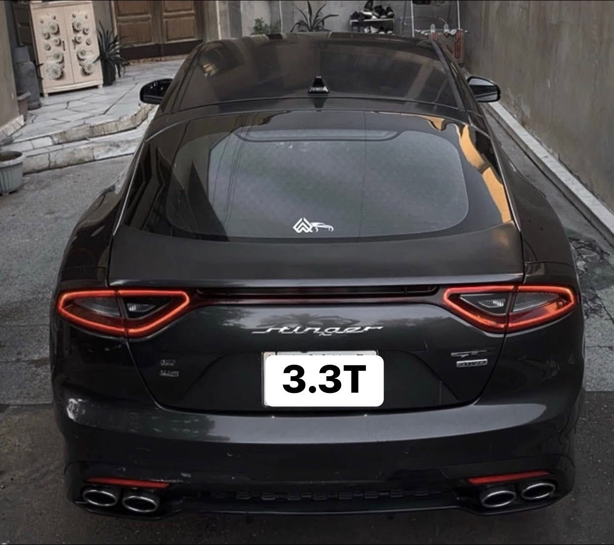 سلام عليكم .. بيع او مراوس
كيا ستنگر 2021 GT ستاندر وارد امريكي 
حادثها بأمريكا چاملغ وطرف البنيد (تبديل چاملغ فقط)
بنيد تعدل وصبغ جهة الضرر فقط
..
ماشية 100 الف km يعني 62 الف mi
..
6سلندر توين تيربو 3300cc 🔥❤️
V6 Twin Turbo 3.3L
السيارة عليها تعديلات (عبرت 400 حصان 🐎)
..
لكن ارقامها ك ستوك 
القوة :- 378 حصان 🔥 
العزم :- 531 نيوتن متر 
تسارع 0-100 :- 4.5 ثواني 🔥
السرعة القصوى :- 280km/h محدد الكترونياً
..
التعديلات 🔥
•فلتر AEM
•برمجة تيربوهات والبوابات
•رفع بوست 2 psi
•فتح فصلة (السرعة القصوى تقبط العداد 300km/h)
•داون بايب X
(تقريباً عبرت 400 حصان 🐎 🔥)
..

دفع كلي AWD مفصول 
مخليها تو ويل (يعني دفع خلفي RWD 🔥)
گير 8نمر A8LR1 ZF
***********
مواصفات :- GT Base الستاندر اقل مواصفات بالـ 6سلندر
..
🔺تشغيل + دخــول ذكــي (2 ابــواب)
🔺لايتات امامية 3 عدسات LED متحركة مع حركة الستيرن
🔺بَــگ لايــتات LED
🔺اضــاءة الــلوحة + الــصندوق LED
🔺حــساسـات امـامـيـة + خــلفــية
🔺4 فتــحــات اگزوزت + صوت رياضي 
🔺رادار جــانبــي
🔺كامــيرا خــلــفــية + امــامــية (داش كام)
🔺بدلت رنــگــات حـجـم مال 2023 تريبوت
🔺 بريك البريمبو 6بساتن
🔺جـامـات AUTO (صـعـود مـع نـزول 2 ابــواب)
🔺مــري النــقطــة الـعمـياء + انــارة ترحــيب + اشــاير
🔺مــري شــفــط
🔺مقــاعــد جــلد + تحـكم كــهربــائــي للسائق فقط 
🔺تــحكــمات ستــيرن + تــحــديــد مــســار
🔺شــفــتــات ســرعــة 
🔺تبــريــد مـنـفـصـل + قطـعـتـيـن كـذلك مـنفـصـل
🔺شــاشـة 8انش UVO تدعــم ابـل كـار بلـي + انـدرويد اوتـو
🔺درايــڤ مــود = 6 وضـعــيات قــيادة
(Comfort & Eco & Sport  + Sport Plus + Smart + Custom)
🔺مــانــع انــزلاق
🔺هــيتــر المــقــاعد الأمــامـية 
🔺اوتــو ســتوب AUTO STOP
🔺شاحــن وايــر لــس
🔺مدخــل جـداحة امـامي + خــلفي
🔺مدخــل USB امــامــي + خـلفـي
🔺هــيتــر ستــيرن
🔺ستــيرن حــرف D 
🔺مــرايــة تعــتــيم 
🔺10 سمــاعـات داخليــة 
🔺الاضــاءة الداخــلــية LED
.. 
السيارة تعتبر اقل مواصفات ستاندر GT Base 
..
•GT LINE  ستاندرالـ 4سلندر
•GT  الـ6سلندر نفس مواصفات الـ4سلندر
•GT1
•GT2
•Premium 
•Tribute Edition 
*****

الملاحظات :
مابيها اي نواقص عدى الچاملغ الامامي جهة الحادث بده يجرد
..
الســعـر :- 216 ورقة 
كامله مكمله بالعافية عالياخذها
*********** واتس اب فقط

نص مكتوب في الصور:
- 3.3T