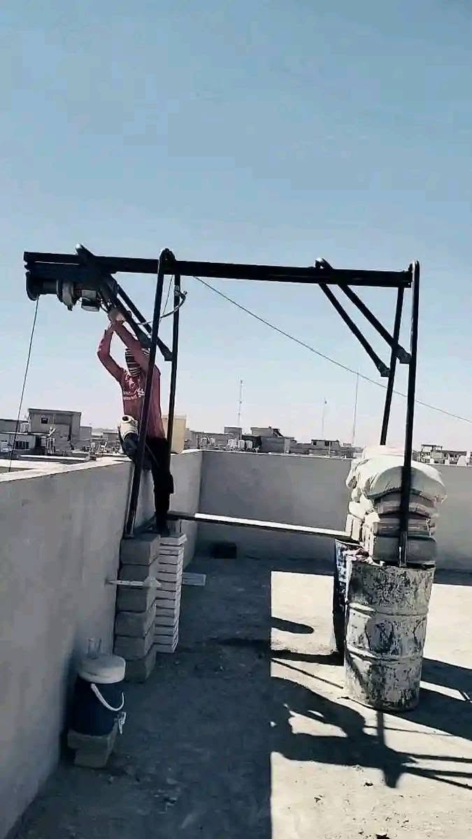 رافعة ونج كهربائي لتصعيد كافة المواد البناء الى اسطح الدور والعمارات أسعار التصعيد 
الف بلوكة صلد ب100الف
الف بلوكة مجوف 80الف
بلوك دراسك الف ب100الف
 الف قطعة كاشي60الف
الف كاشي حجم40× ب75الف
سفرة ع طابق الثاني ب120
تك رمل ب80الف
طن سمنت ب7،500
دنبر رمل 7،500
دنبر حصو ب7،500
خزان ماء ب5الاف
امكانية رفع الونج بدون تفليش ستارة
اضافة الى تصفيط وصب الاساسات وصب البيتونات وصب السقوف وتعديل وصب الارضيات ويوجد صب بالبنم
وخدمة توصيل المواد،،  
***********
***********
العمل داخل حدود مدينة
