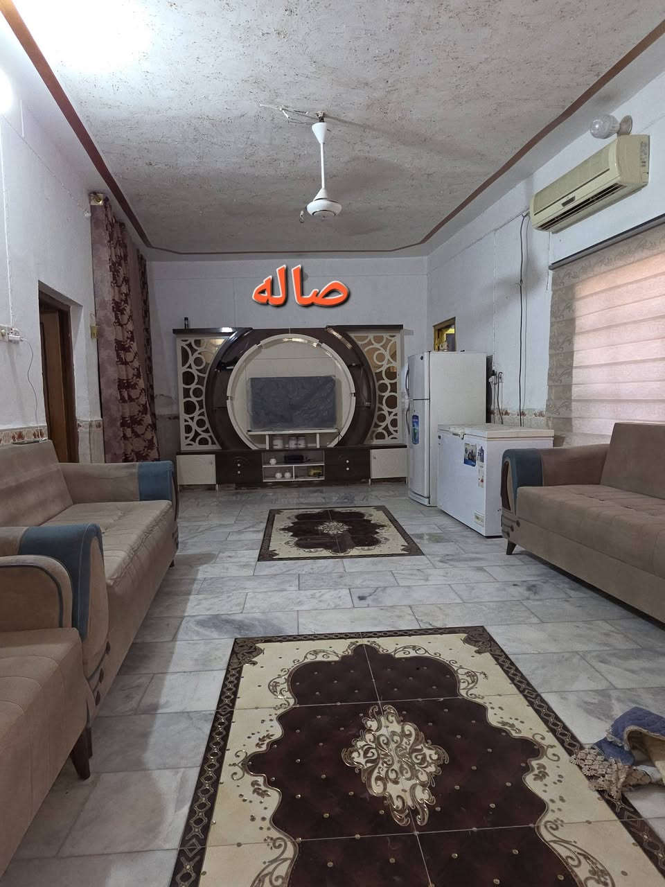 السلام عليكم يوجد بيت للبيع طابو صرف مساحة 200 متر #المكان حي زهراء #شارع الجنسيه #قرب مدارس
السلام عليكم يوجد بيت للبيع طابو صرف مساحة 200 متر #المكان حي زهراء #شارع الجنسيه #قرب مدارس  
  يتكون من غرفتين وصاله ومطبخ وصحيات داخليه وخارجيه وديوانيه ومنور خلفي 
ولقاط ثاني صاله وغرفه وصحيات  السعر 138 وبيه مجال الاستفسار
***********
