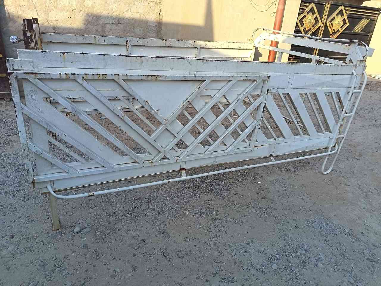 سلام عليكم محجر كيا نثيه مستخدم عنوان بغداد سعر 175 وبي مجال بسيط الاستفسار ***********
