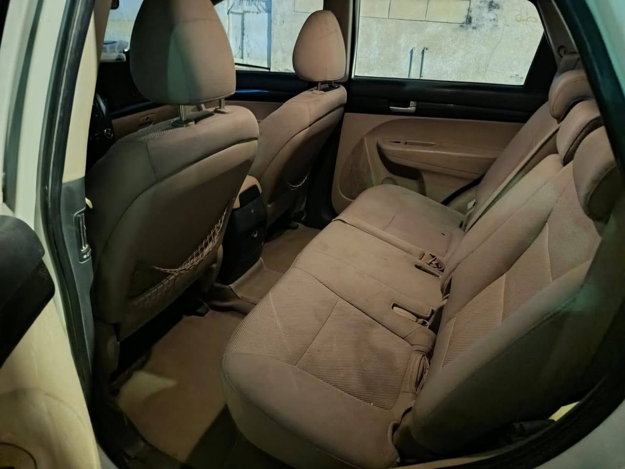 🚗 للبيع كيا سورنتو خليجي موديل ٢٠١٣ لون أبيض بأسمي هزة ورقم جديد السعر ١٥٥ وبيها مجال
( شرط التحويل وشرط عقد مروري مباشر داخل مديرية المرور )
محرك 4 سلندر 2400 دوش
٧ راكب
تبريد ٣ قطع
كشنات مخمل
كاميرا خلفيه
أرضيه جلد
تو ويل
السيارة بيها صبغ نهاية المداكر الاماميه أثر زنجار خفيف

السيارة تم عمل صيانة وتجديدات شاملة عليها، ومن ضمنها:

🔋 بطارية جديدة
⚙️ عبوة فيت بم جديدة
🪟 جامة أمامية جديدة
🛞 زوج تايرات جديدة
🛢️ براد دهن جديد
🔧 بلكات أصلية جديدة + صيانة للبخاخات
❄️ تبديل منظومة تبريد السيارة بالكامل: كمبريسر، بخاخات، وشبكة أمامية مع تنظيف كامل
🔩 تبديل ربل شرح أمامي وخلفي وباقي الحدادية
💧 تنظيف شبكة الماء للمحرك
🔧 تبديل جوينات راديتر أصلية
💦 تبديل ماء راديتر أصلي

✅ السيارة عليها صرف + صيانة

السيارة جاهزة للفحص والمعاينة.
📞  التواصل على الخاص متواجد اتصال وواتس اب  *********** البصرة, العراق
