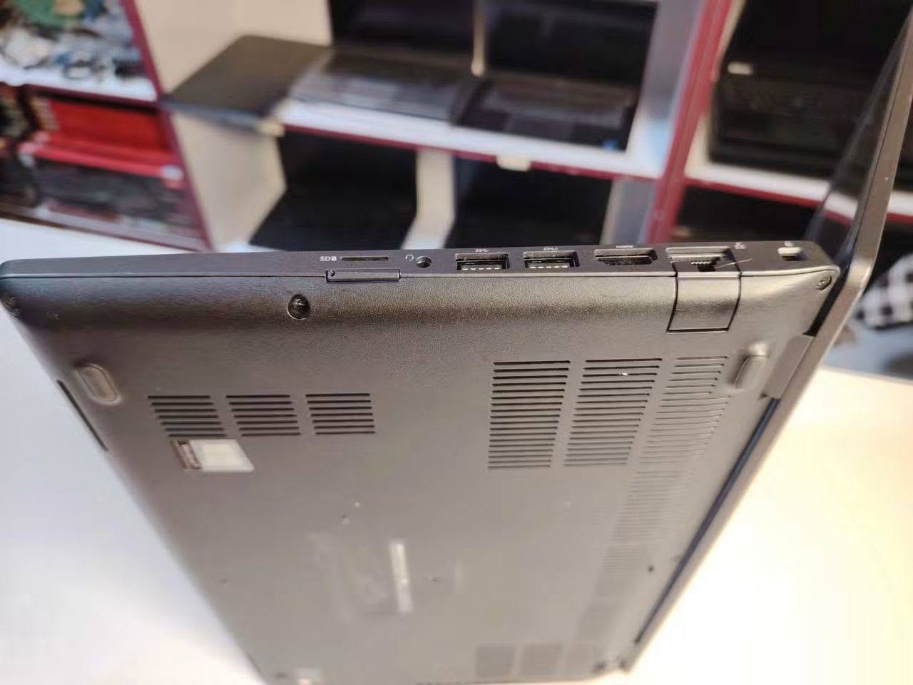 جهاز مرتب وقوي بمعالج Core i7 H  جيل 9 — 💰وبسعر  380 الف  فقط🔥
💻  Dell Latitude 5401
⚡ Core i7 H| الجيل 9
🧠  16 GB DDR4 | قابل للتطوير
💾  256GB SSD M.2| قابل للتطوير
🖥️ 14 
 ✨8 GB Intel Graphics| كرت شاشة مدمج(داخلي)      

✅ يفيد للدراسة، البرمجة، الأوفيس،المهندسين

🛡ضمان اسبوع مع وصل ضمان يضمن حق الزبون 
🚕التوصيل مجاني لجميع المحافظات
🎁ملحقاته: 
🔌شاحنة اصلية
🖱ماوس 
💼حقيبة
📩 التواصل واتساب :***********
قناتي التلي:  https://t.me/ah_lab03
