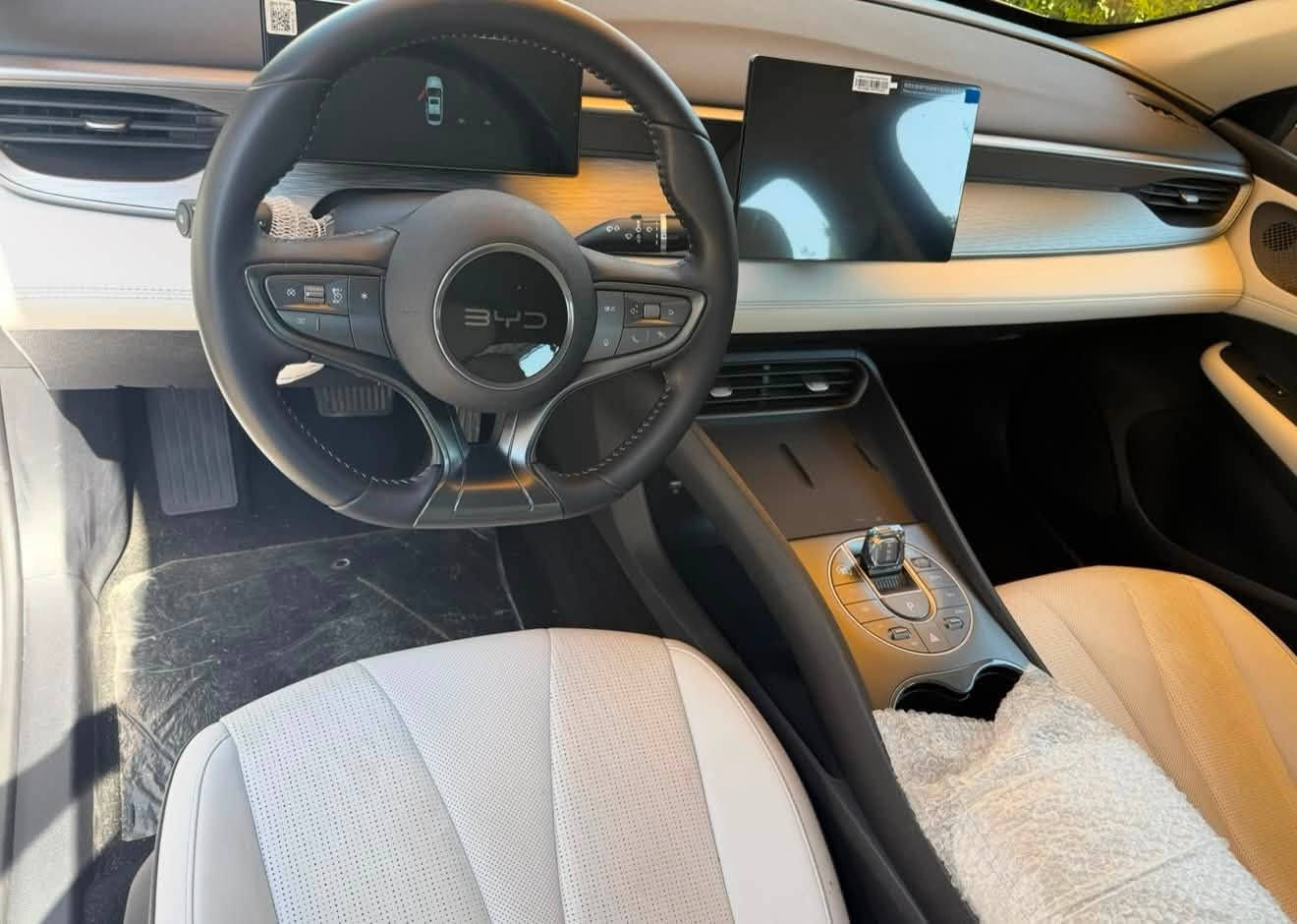Byd sale05 ويل كروم هيجي نيه ته نيا ١٢ هه زار رويشتوه ره قم هه وليره موديل 2025 موبايل ***********
