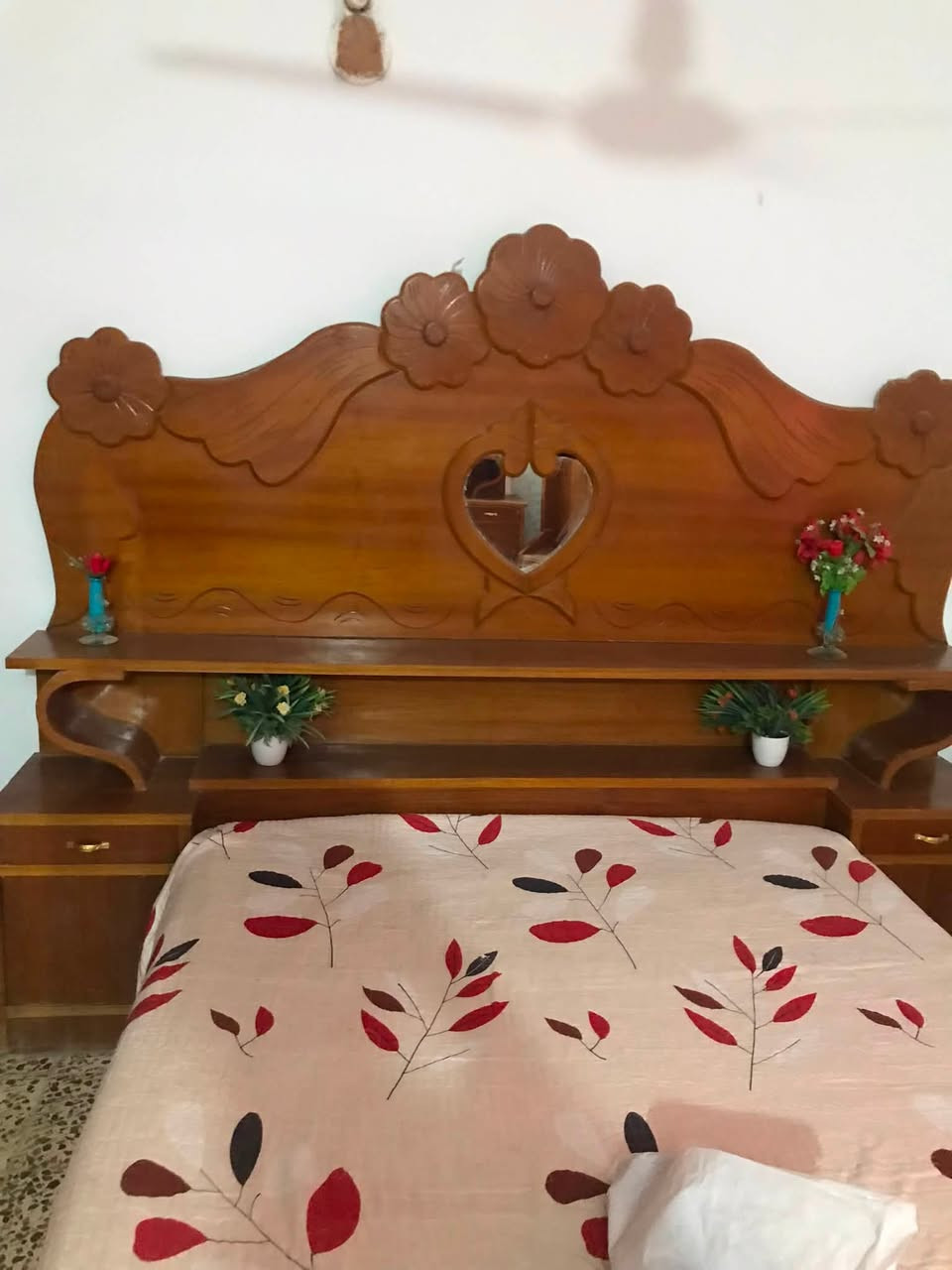 غرفه نوم 5بوب للبيع سعر 650/. ***********
