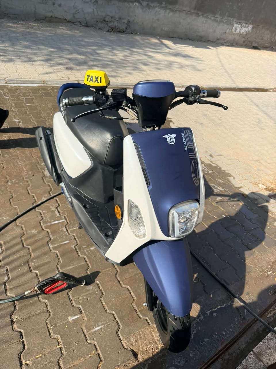 بوليس صيني • مراوس • ماكس عدلة