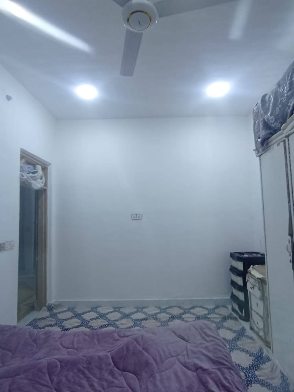 السلام عليكم بيت للبيع طابو زراعي.في مجمع التوحيد السكني طريق السنيه سياحيه قرب سكه القطار المساحة 100 متر السعر 55 وبي مجال للشراي للاستفسار الاتصال على هذا الرقم ***********
