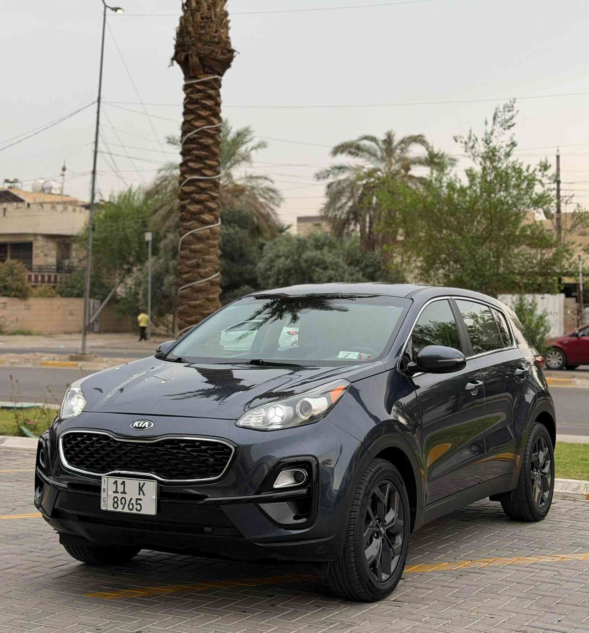 السلام عليكم كيا سبورتج 2022 وارد امريكي ماشية 60 ألف km

السعر 🛑158 وبيها مجال بسيط 

السيارة كلين تايتل بدون حادث 
صور الحادث بالمنشور مرفوقه

رقم بغداد( مميز ) بأسمي تحويل ثاني يوم 

بصمات ثنين 2

المواصفات
رادارت امامي خلفي 

 
محرك 2400 مكفول وكير مكفول  
فور ويل AWD
كير تيبترونك شفتات ستيرن 
مري شفط 
٣ انظمة قيادة 
ستيرن تدفئة
دخول ذكي بدون مفتاح
نقطة عمياء 
نظام منحدرات 
تدفئة وتبريد كشنات 
كشنات كهرباء 
شاشة جبيرة 
ابل كار بلي 
تبريد بيانو 
مثبت سرعة 
ويل ٢٠ بلاك 
اشاير وترحيب لد بالمري
صندوق كهربائي 
حساسات امامي خلفي 
وباقي المواصفات

السيارة جديدة كلوب مامشتغل بالدشبول 

مكان السيارة بغداد حي الجهاد قرب مجمع النسيم 

للأتصال ***********

