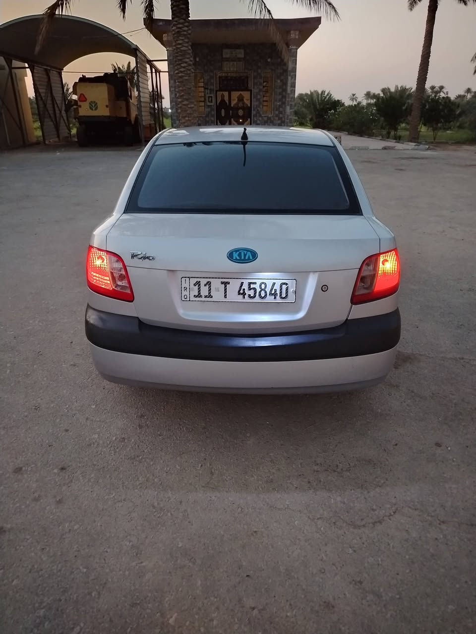 سلام عليكم كيه ريو مديل 2008 خليجي محرك 1600
مستلمينه بوكته ولحد لأن عدنه سياره مكفوله كفاله عامه
مامشتغله تكسي الحجي يروح بيه ويجي للدوام  مكينه وكير على وضع الشركه حداديه جديد تخم تاير جديد
خياس مابيه سنويه جديده هزه جديد كهربايات كله شغاله
سياره ترايه تكول ٢٥ الله يرزقه الياخذه سعره 74 وبيه مجال حك الجيه مكان السياره دوانيه قضاء الشاميه الرقم
***********  بالمناسبه السياره ماشيه قليل
