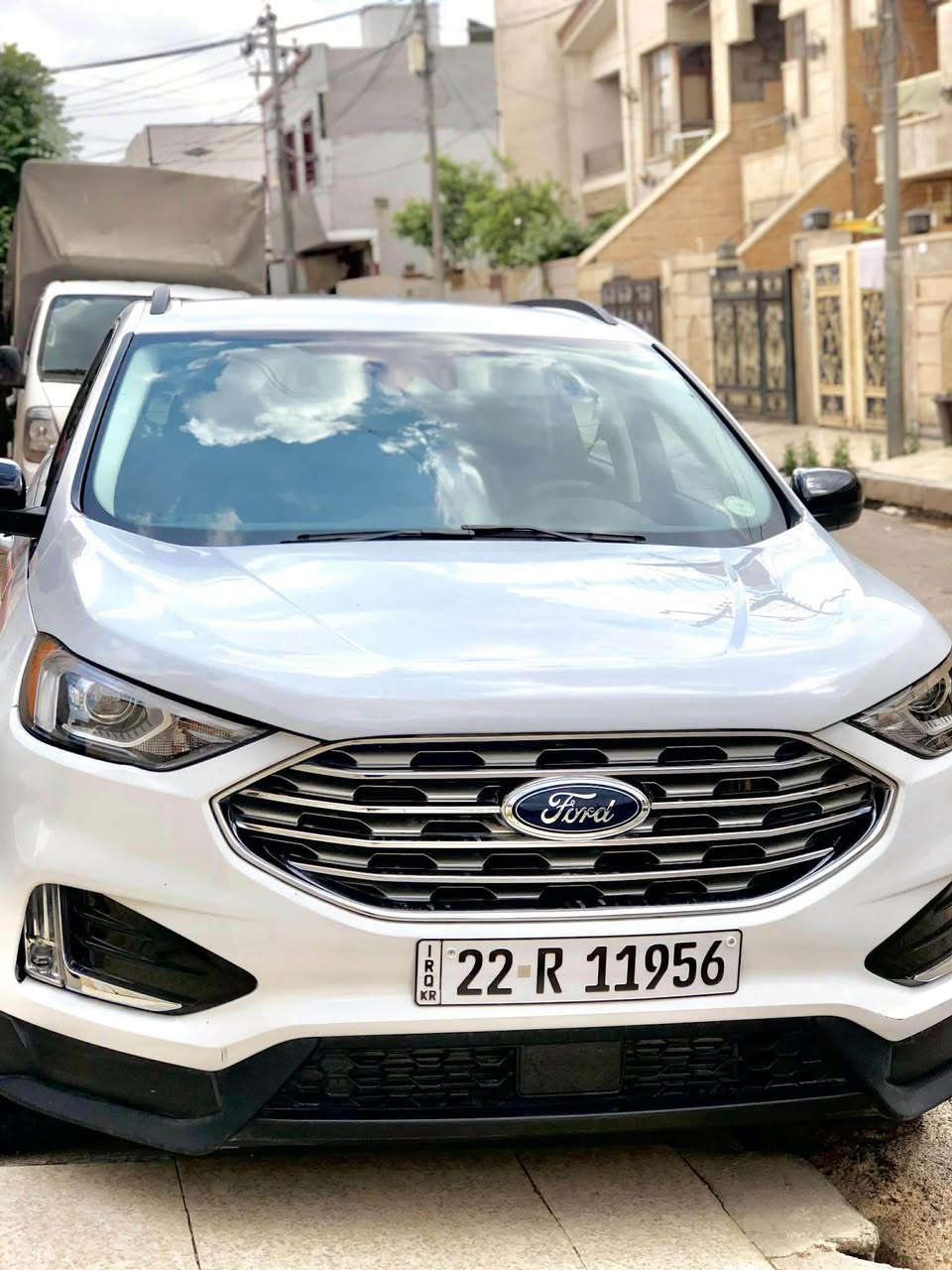 فۆرد یدج ٢٠٢٢سیارەکی زۆر جوان و پاکو خاوین ٢پارجەی سبوخە ٢پارجەش کلیرە مواسەفاتSEگیر مەکینە کارەبایات هەموو بەشەرت سیارەکە جوانە سحری زۆر زۆر هەرزانە*********** أربيل, العراق

نص مكتوب في الصور:
- loveford.com