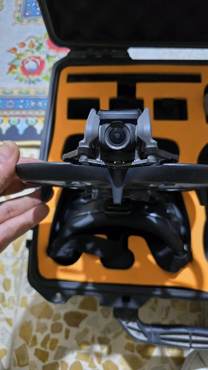 Drone Avatta 1
السلام عليكم 
للبيع. درون. نضيف جدا. وما داخل اي تصليح 
وبحالة جيدة جدا
مع كامل الملحقات  المكان البصرة 
السعر. ١١٥٠ (مليون ومئة وخمسون) وبيها مجال قليل 
للإستفسار 
واتساب  ***********
