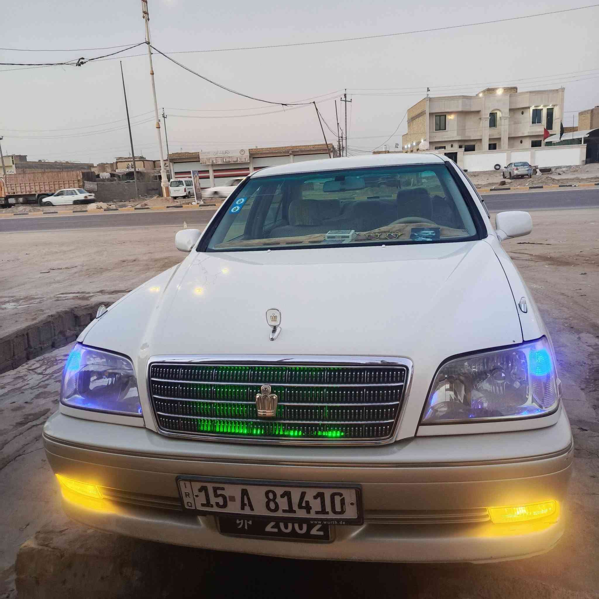 السلام عليكم وراحمت الله
سياره ملكه 2002 
4دكم سياره جاهزه 
تبريد 🥶ثلج حداديه جديده 
تخم تاير جديد سياره جديده 
شاشتين كامره خلفيه 
سياره جاهزه للخير ما اذب عليه ربع
مكان السياره ناصريه وانه مكلف بل نشر
وهاذه رقم راعيه ***********
السعر 130وبيه مجال
