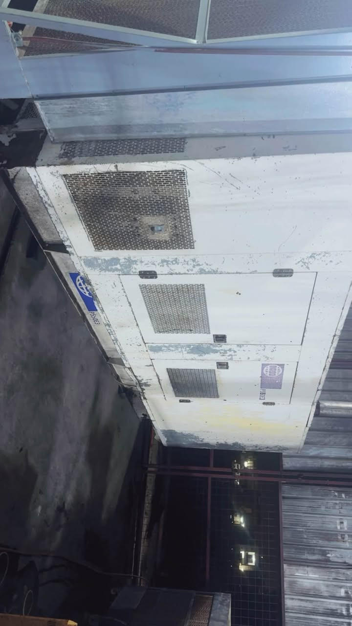 مولدة بيركنز 2500 كاتم المكينه خير من الله عل حمل لا بخار والا تنقيص راس توليد 550KV
للستفسار ***********
