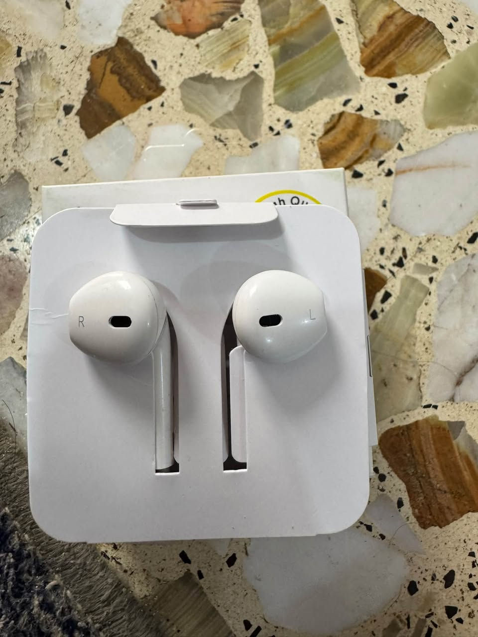 سماعات ايفون • اصليه • استعمال قليل