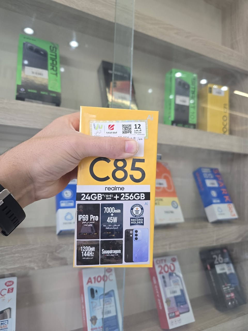 جهاز ريلمي c85  جديد بضمان الوكاله 
     المواصفات :
المعالج  Snapdragon™ 685
ذاكرة وصول عشوائي ديناميكية تصل إلى 24GB
ذاكرة التخزين تصل إلى 256G 
الكاميرا الخلفية: 50MP؛ فتحة عدسة 1.8؛ زاوية 75 درجة؛ عدسة 5P؛ تدعم التركيز التلقائي.
السعر  325 الف  والتوصيل مجاني 
للاستفسار مراسله الصفحه 
التصال على الرقم واتساب *********** 
@إشارة

نص مكتوب في الصور:
- realme
- Make it real
- realme C85
- أداء قوي .. يدوم أكثر
- الشاشة
- 6.8"
- IPS LCD
- بمعدل تحديث 120Hz
- FHD+ (1080 × 2400)
- المعالج
- G92
- MediaTek Helio G92 Max
- ثماني النواة
- الذاكرة
- RAM
- 8GB / 12GB RAM
- مع ذاكرة داخلية 256GB
- (قابلة للتوسعة حتى 2TB)
- الكاميرا
- خلفية مزدوجة 50MP
- + 2MP (عمق)
- أمامية 8MP
- البطارية
- 7000mAh
- مع شحن سريع 45W
- الاتصال
- 5G
- شبكات الجيل الخامس 5G
- Wi-Fi / Bluetooth 5.3
- NFC (حسب المنطقة)
- مقاومة الماء والغبار
- IP69
- (مقاوم للماء والغبار والصدمات)
- مستشعر بصمة
- جانبي
- realme UI
- واجهة سلسة
- وحديثة
- جاهز للمستقبل
- تصميم أنيق
- وأداء استثنائي
- C85
- بطارية عملاقة
- تدوم لأطول
- أسود
- بنفسجي
- ذهبي
