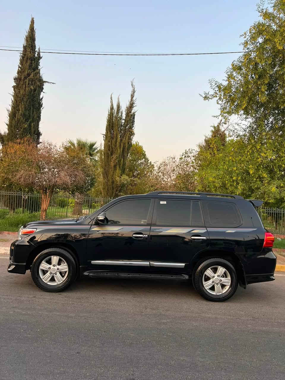 سلام عليكم
Land Cruiser Gxr V6
وكالة جيهان 
فول مواصفات ١/١
بدون صبغ سيارة مكانين صغير بارد 
سيارة جديد مابي ربع دينار مصرف 
سنوي جديد 
سعر ٣٣٨ ورقة مجال 
مكان اربيل 
واتساب ***********
