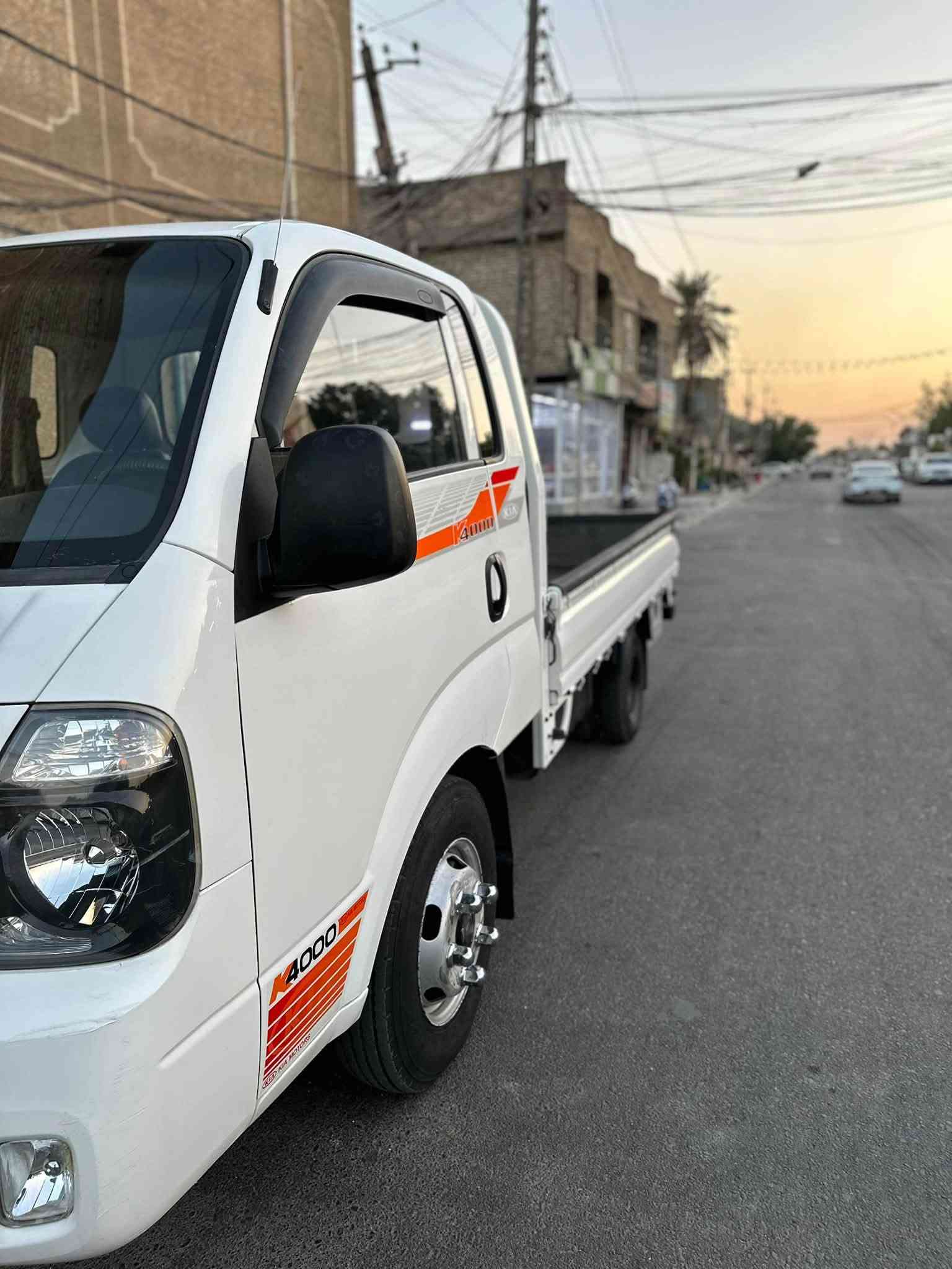السلام عليكم كيا فحل 4000موديل 2013اخوجديد ماشيه139000الف مكفول كفل عامه ماعد بس دوس بيهن صبغ جمالية محرك جيد شاصي مكفول سياره باسمي شرط تحويل عنوان بغداد رقم الموبايل ***********

