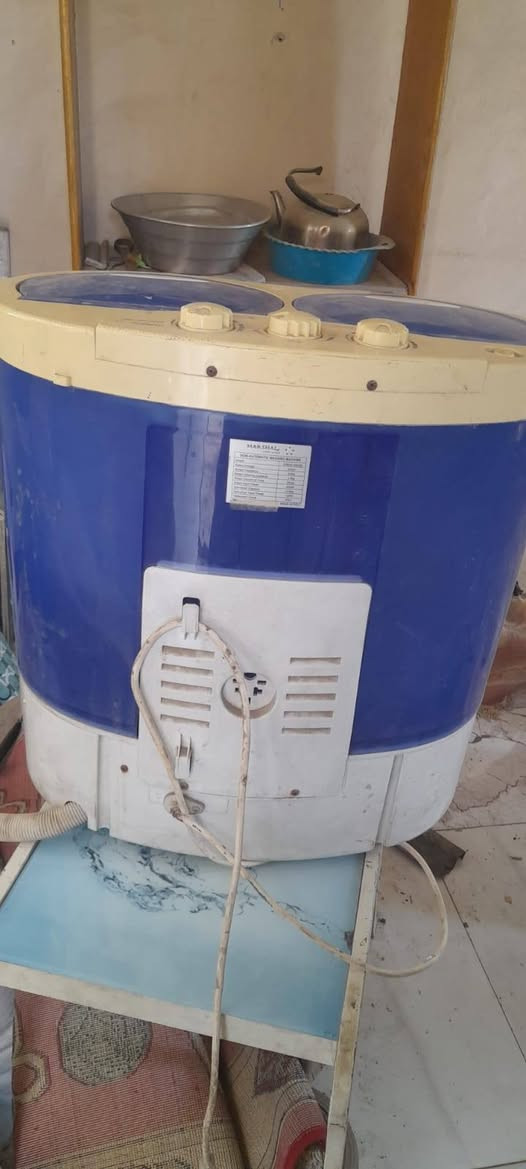 للبيع طباخ وغساله والغساله بيهه عطل لتنشيف والاتصال ع هذا الرقم***********
