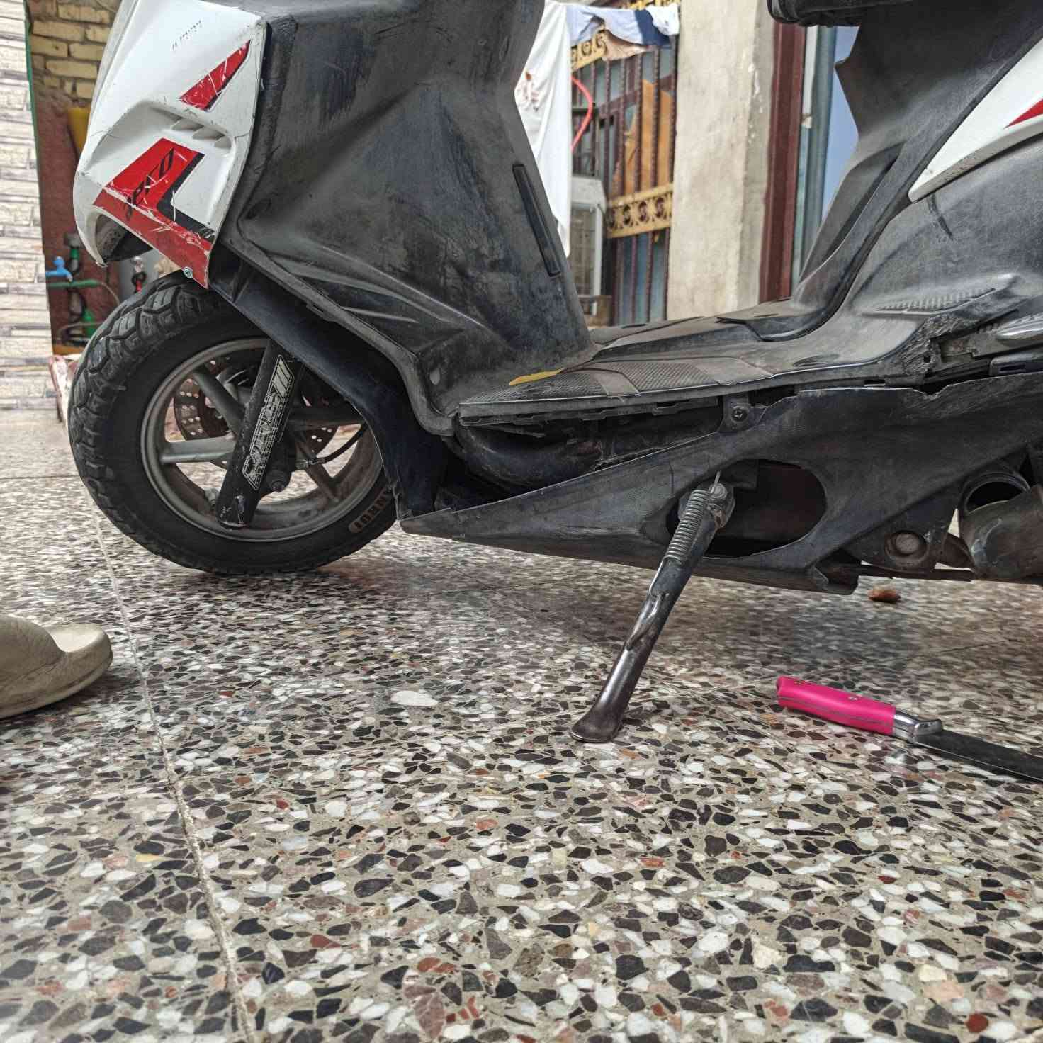 السلام عليكم دراجه GTR جي تي ار للبيع شغاله ونضيفه نقصها ترايش صفح الجوه دراجه حلوه مرتبه ويرادله ترتيبات بسيطه
سعر 600 
مكاني الشعله الدوانم  
***********

السلام عليكم دراجه GTR جي تي ار للبيع شغاله ونضيفه نقصها ترايش صفح الجوه دراجه حلوه مرتبه ويرادله ترتيبات بسيطه
